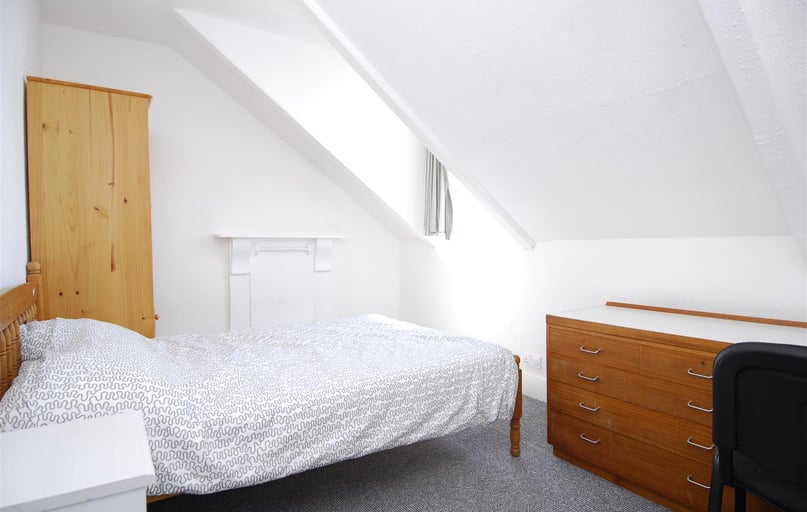 Lipson Road, Lipson, Plymouth - Image 1